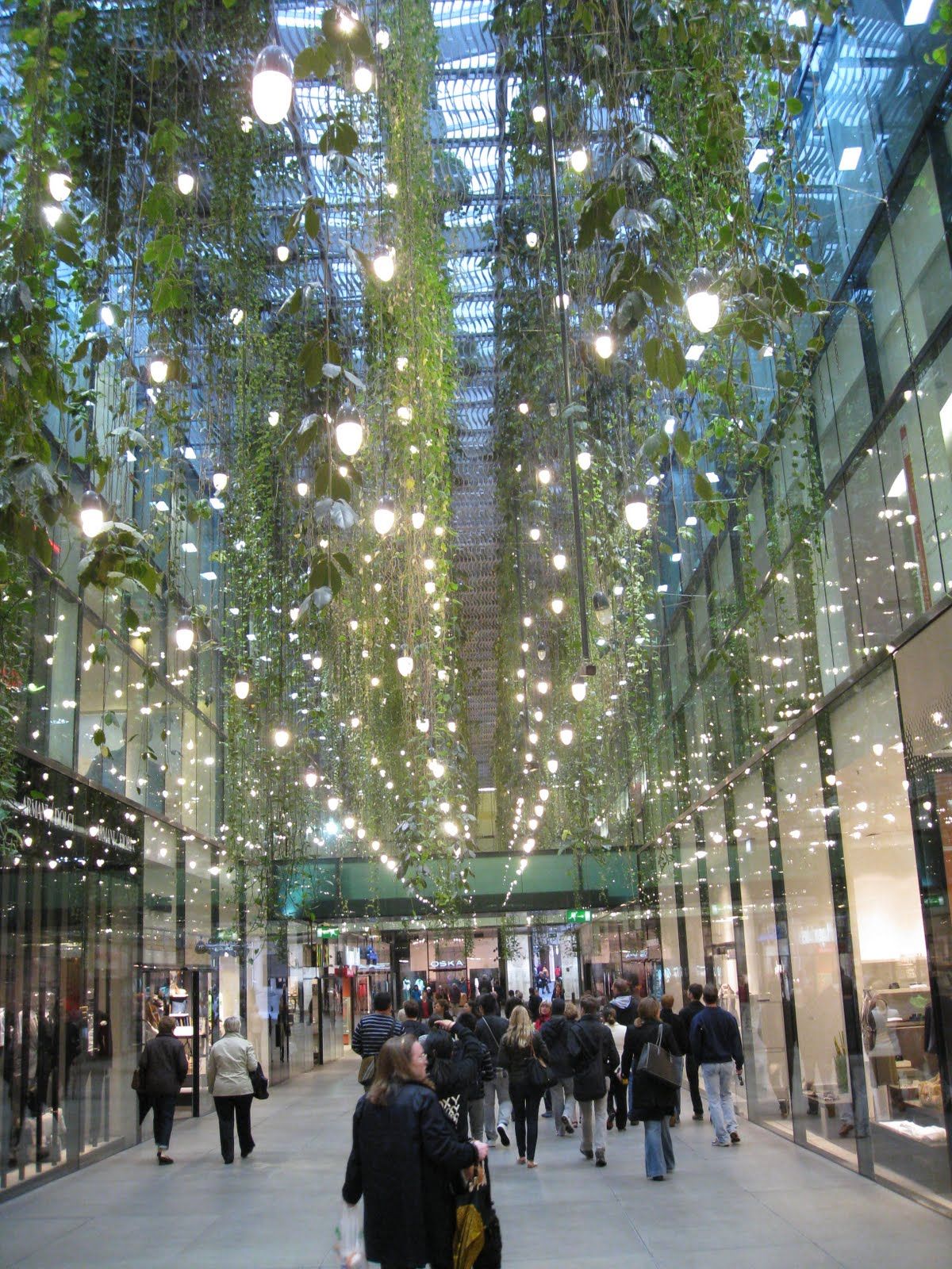 TRANG TRÍ KHÔNG GIAN BẰNG ĐÈN BÓNG BULB